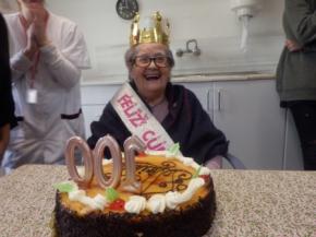 Celebraci del centenari de la Sra. Remedios B. Z a la residncia de Cerdanyola