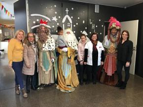 Actuaci sorpresa i visita dels Reis Mags a la Residncia Onze de Setembre del Prat de Llobregat